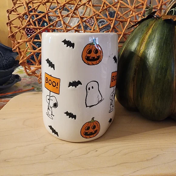 Rae Dunn Peanuts Collaboration Mug - Picture 4 of 9